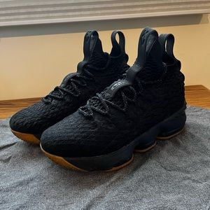 Nike LeBron 15
Black Gum (GS) ~ 6 youth